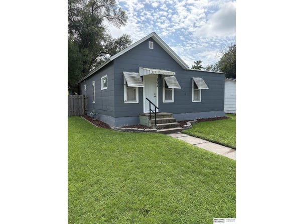 503 E Grant Street, Hooper, NE 68031