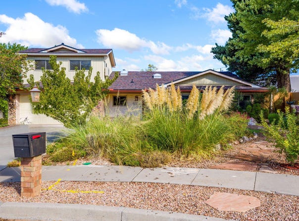 3929 Doroteo Place NE, Albuquerque, NM 87111