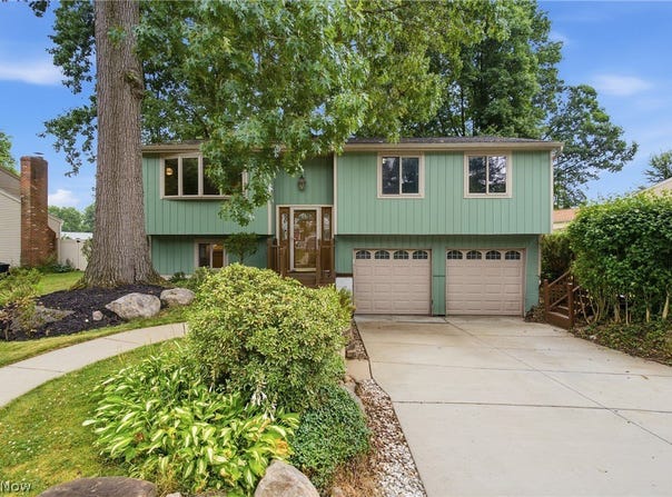 163 Oakhurst Drive, Munroe Falls, OH 44262