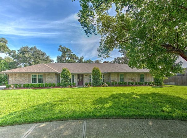 2102 WHITLOCK Place, DOVER, FL 33527
