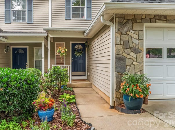 19 Willowick Drive, Asheville, NC 28803