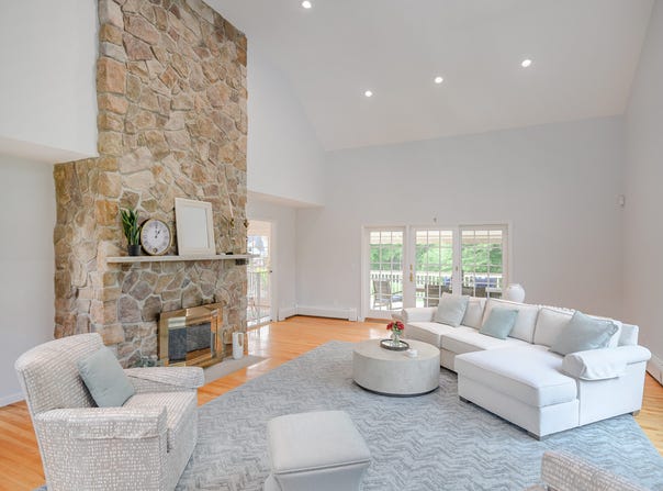 20 Laura Drive, Danbury, CT 06811