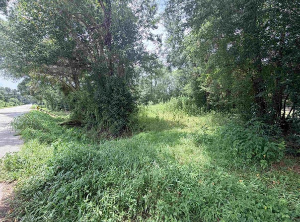 E Railroad St, Vidor, TX 77662