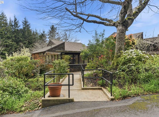 1310 INGERSOLL St, CoosBay, OR 97420