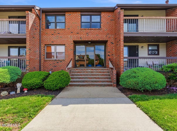 114 Beverly Hill Terrace, Woodbridge, NJ 07095