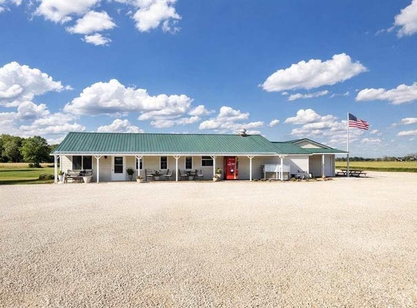 11489 E Clarksville Road, Marshall, IL 62441