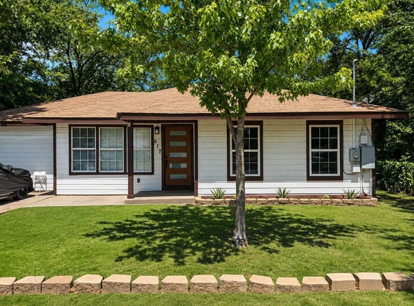 617 Mccubbin Street, Gainesville, TX 76240