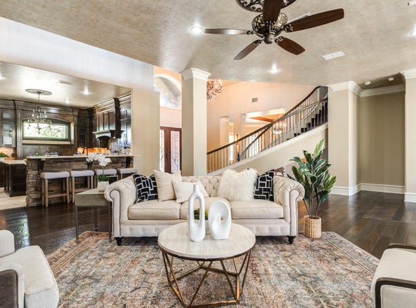 15 Whisperwood Circle, Lubbock, TX 79416