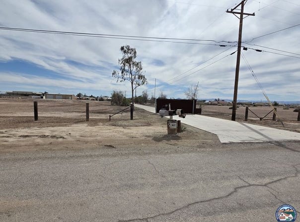 627 W Belford Rd, Imperial, CA 92251