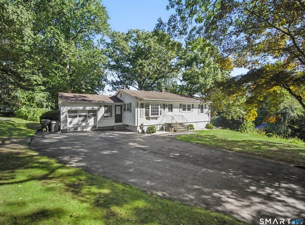29 Bungay Terrace, Seymour, CT 06483