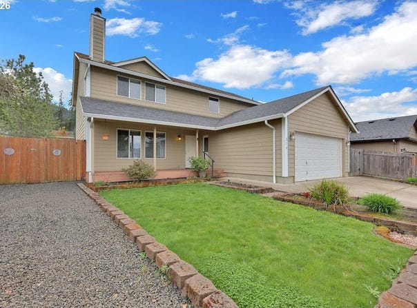 279 S 71ST St, Springfield, OR 97478