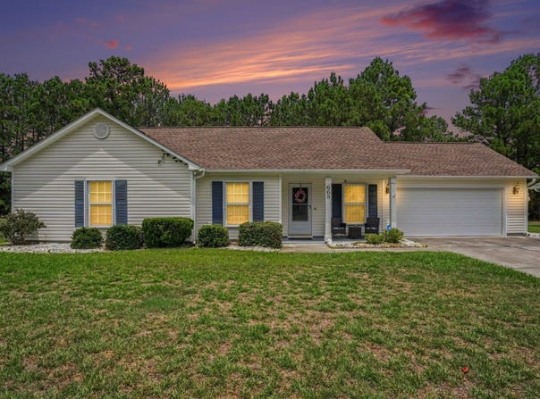 668 Wintercreeper Dr., Longs, SC 29568