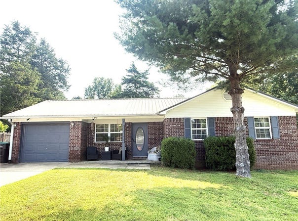5 Cedar Creek Court, Dover, AR 72837