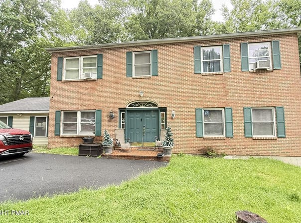 193 St Andrews Drive, Bushkill, PA 18324