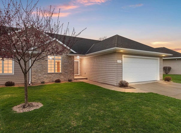 1743 REMINGTON RIDGE Way, DE PERE, WI 54115