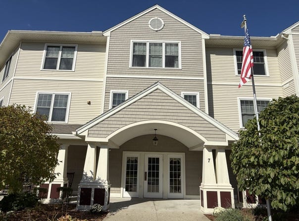 7 Crescent Gate, Sturbridge, MA 01518