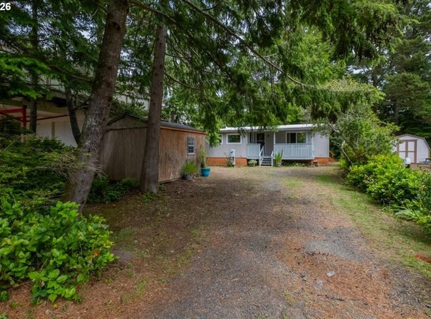 220 SE Hazelton Pl, DepoeBay, OR 97341