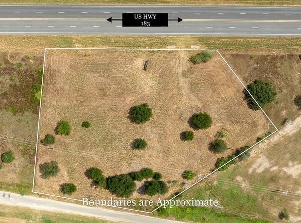 N Magnolia Ave, Luling, TX 78648