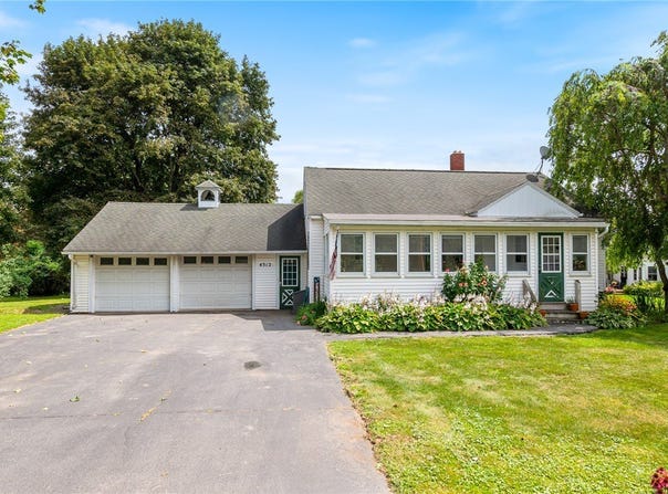 4312 Ridge Road, Williamson, NY 14589