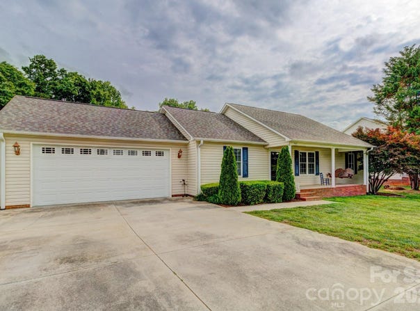 4671 Garys Place, Crouse, NC 28033