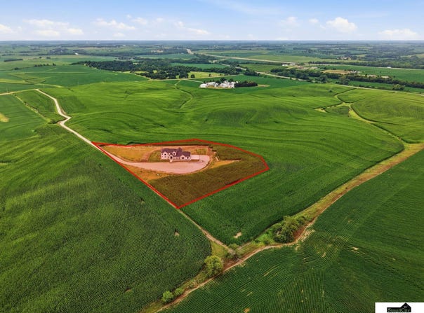 1652 County Road E, Wahoo, NE 68066