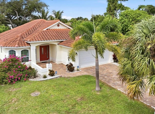 240 COUGAR Way, ROTONDA WEST, FL 33947