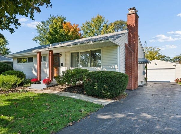 2568 Nottingham Road, Upper Arlington, OH 43221