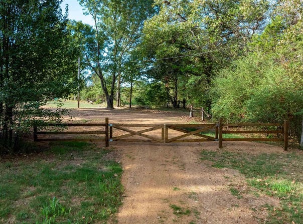 Pear Orchard Dr, Batesville, AR 72501