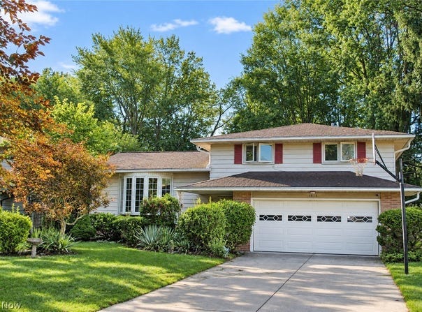 1815 Oaklawn Drive, Parma, OH 44134