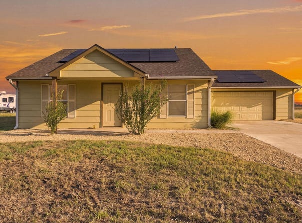 202 E 3rd St, Hillsboro, KS 67063-1103