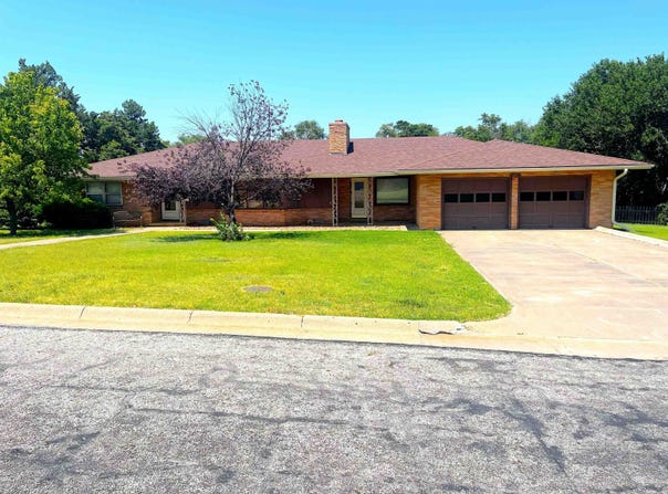 503 E 16th Street, Ellis, KS 67637