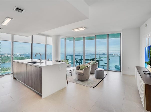 2900 NE 7th Ave, Miami, FL 33137