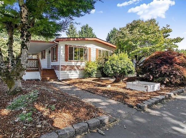 4800 BARGER Dr, Eugene, OR 97402