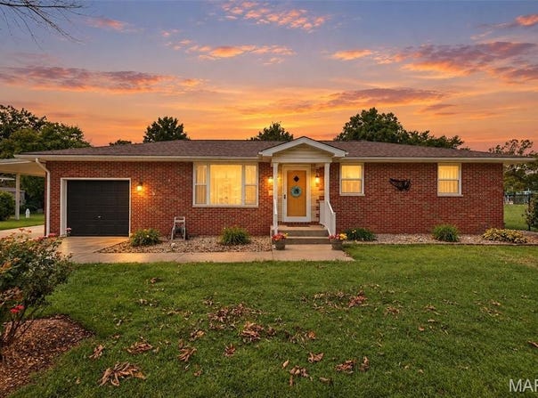 4928 Hill Drive, Godfrey, IL 62035