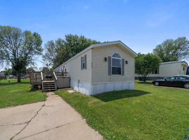 5703 W Owl Pl, Sioux Falls, SD 57107