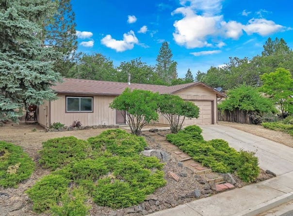 805 Meadowlark Lane, Yreka, CA 96097