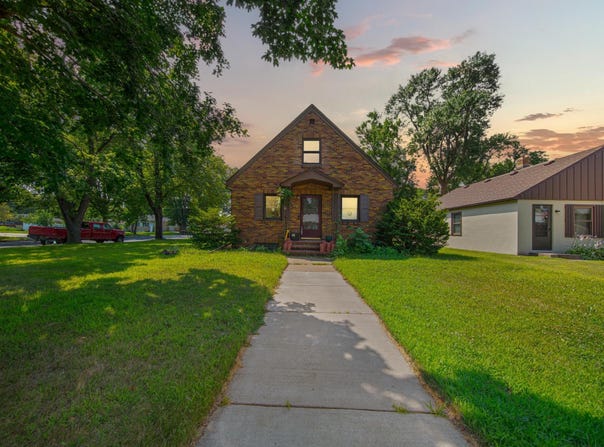 116 E Clinton Street, Arlington, MN 55307