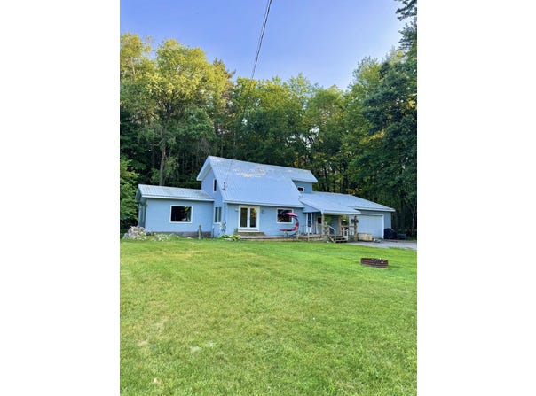 9462 E Colby Road, Crystal, MI 48818