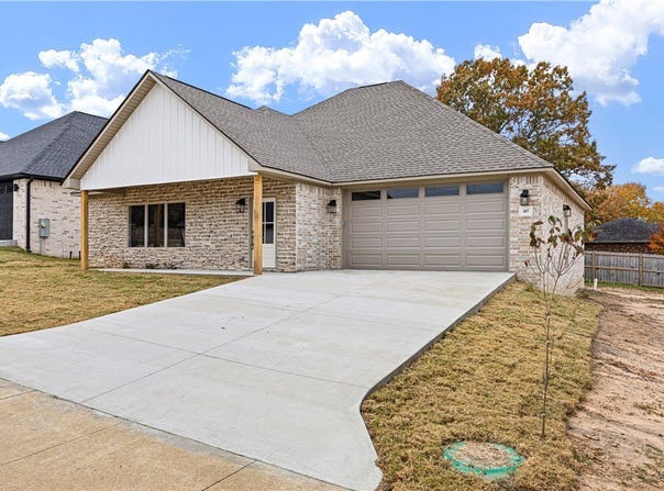 107 Harbor Circle, Russellville, AR 72802
