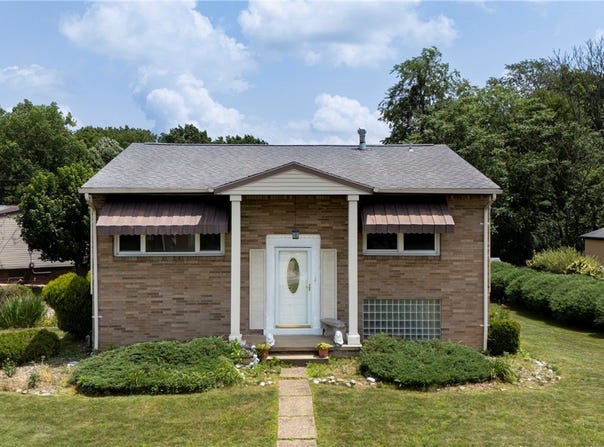 105 Mt. Pleasant Blvd., Irwin, PA 15642