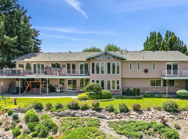 15 Van Engelen Rd, Burley, ID 83318-5445