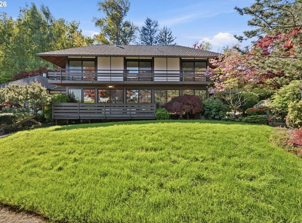 28 MONTICELLO Dr, LakeOswego, OR 97035