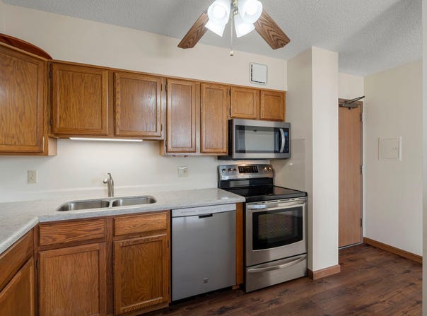 7600 Golden Valley Road, Golden Valley, MN 55427