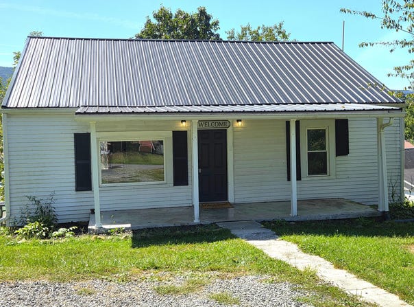 74 Hillcrest Drive, Peterstown, WV 24963