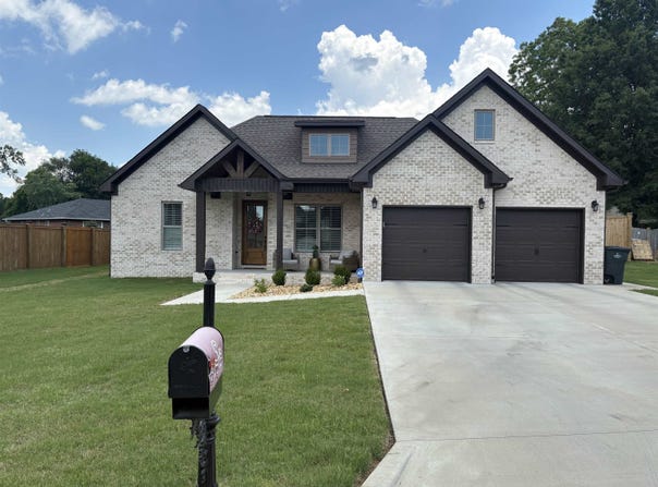 109 Lancaster Rd, Florence, AL 35633