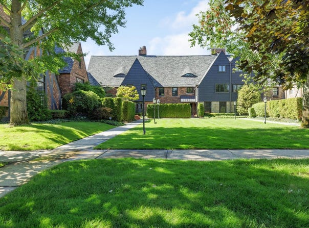 325 Rivard Boulevard, Grosse Pointe, MI 48230