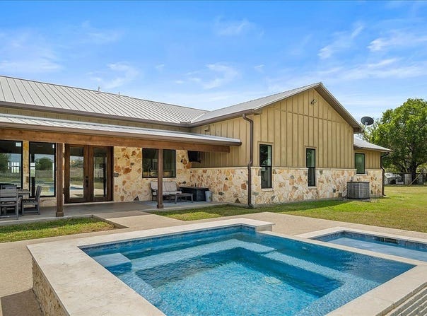 98 County Road 957B, Schulenburg, TX 78956