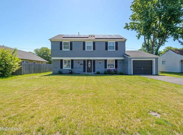 60 Midvale Lane, Willingboro, NJ 08046