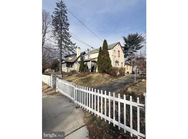 306 S CAROL BLVD, UPPER DARBY, PA 19082