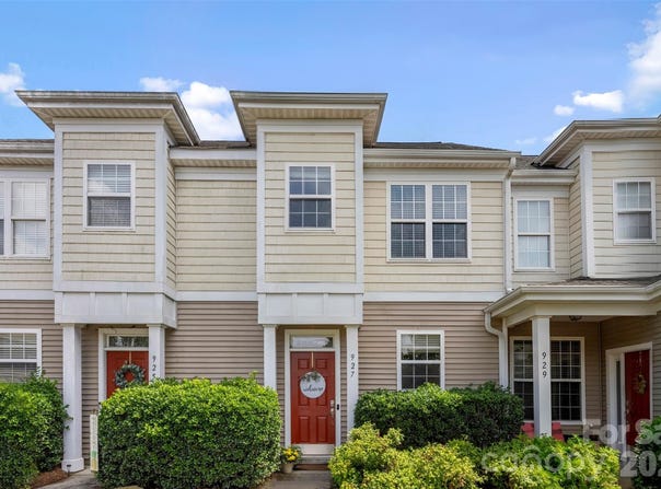 927 Claybrook Circle, Gastonia, NC 28054